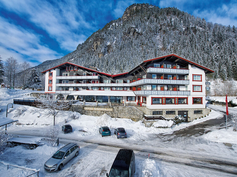 Das Hotel Bavaria eingebettet in eine traumhafte Winterlandschaft